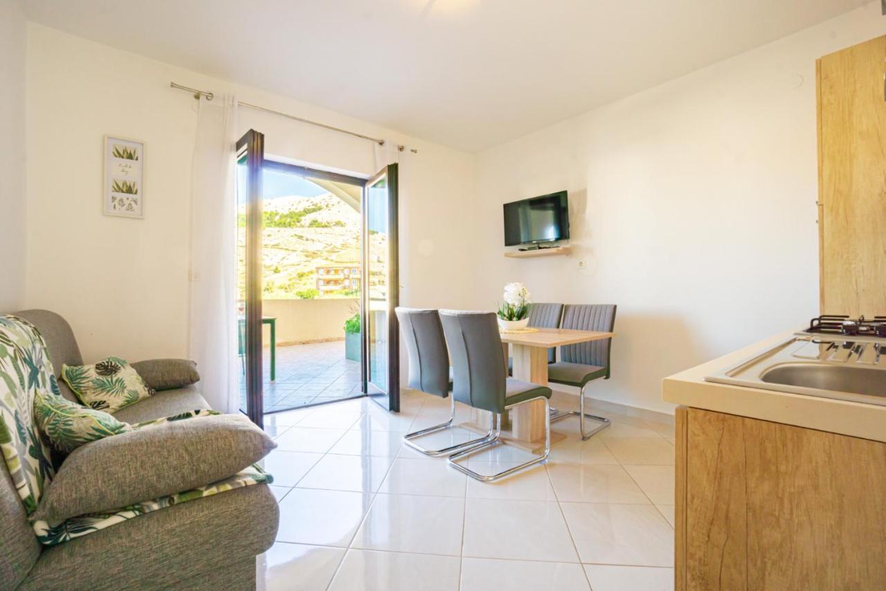 Apartment And Room Bacic Metajna Luaran gambar
