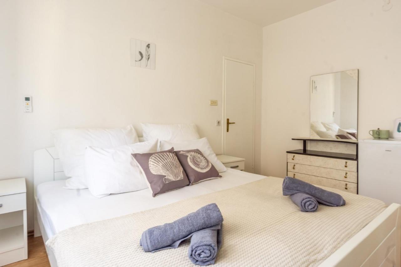 Apartment And Room Bacic Metajna Luaran gambar