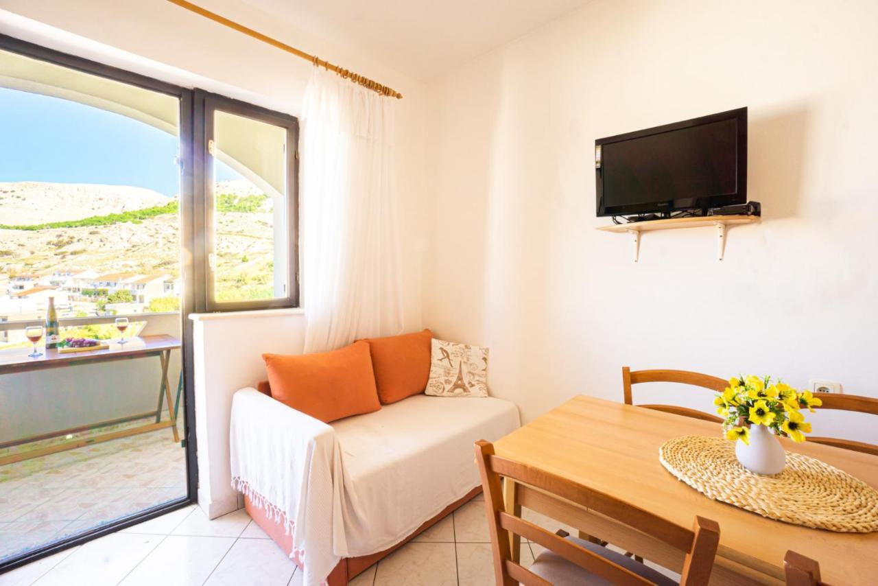 Apartment And Room Bacic Metajna Luaran gambar