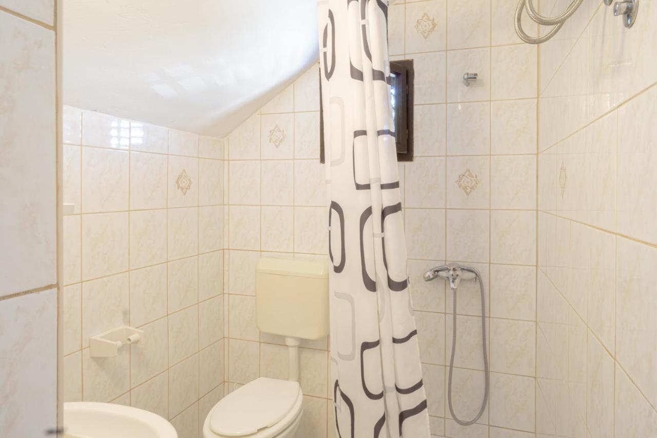 Apartment And Room Bacic Metajna Luaran gambar