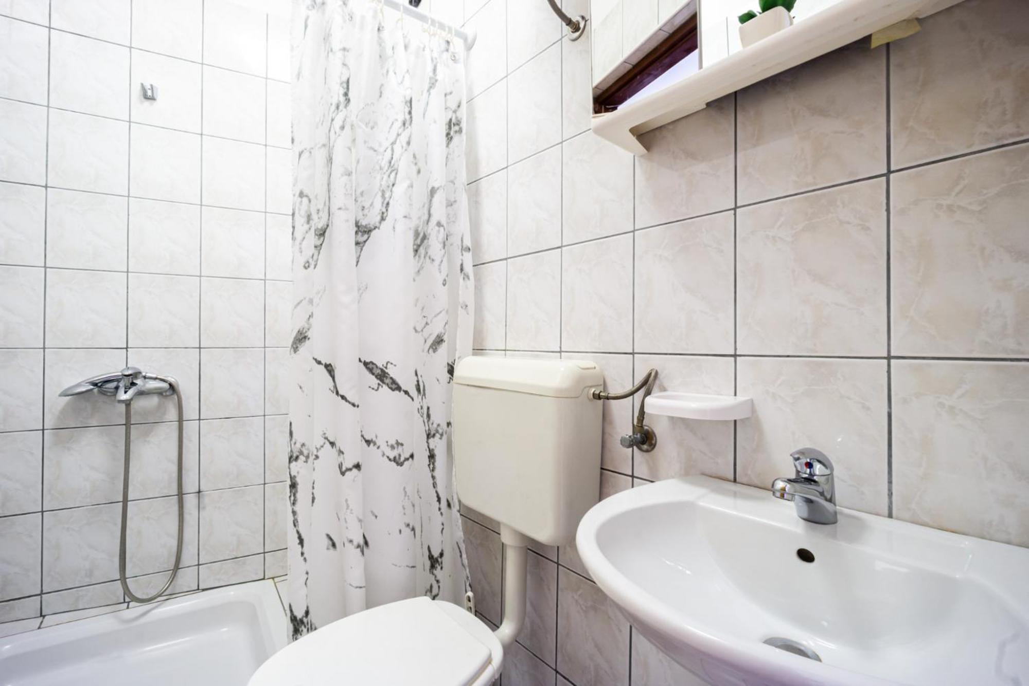 Apartment And Room Bacic Metajna Bilik gambar