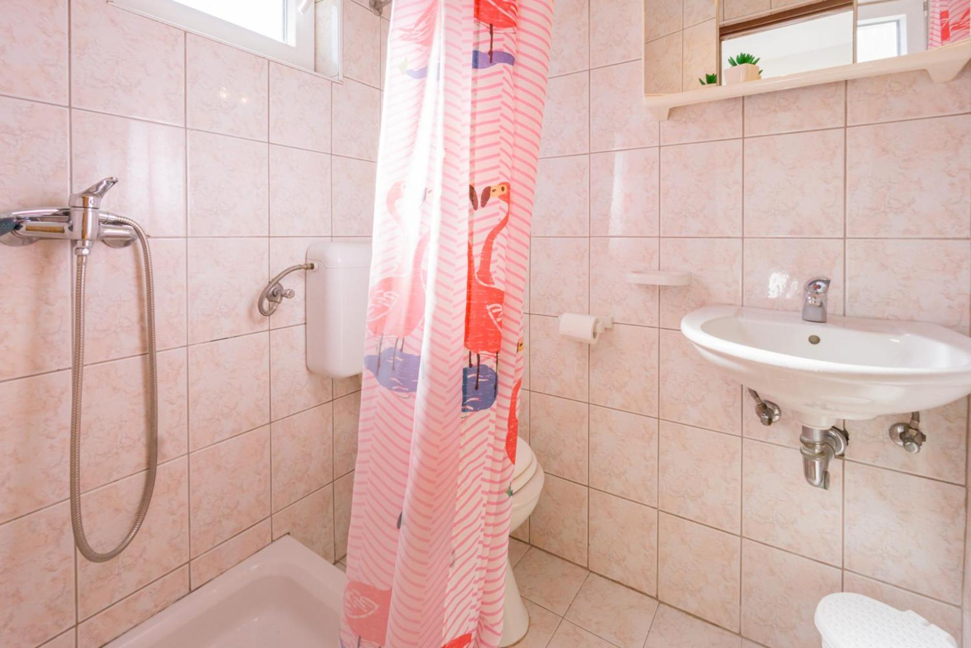 Apartment And Room Bacic Metajna Bilik gambar