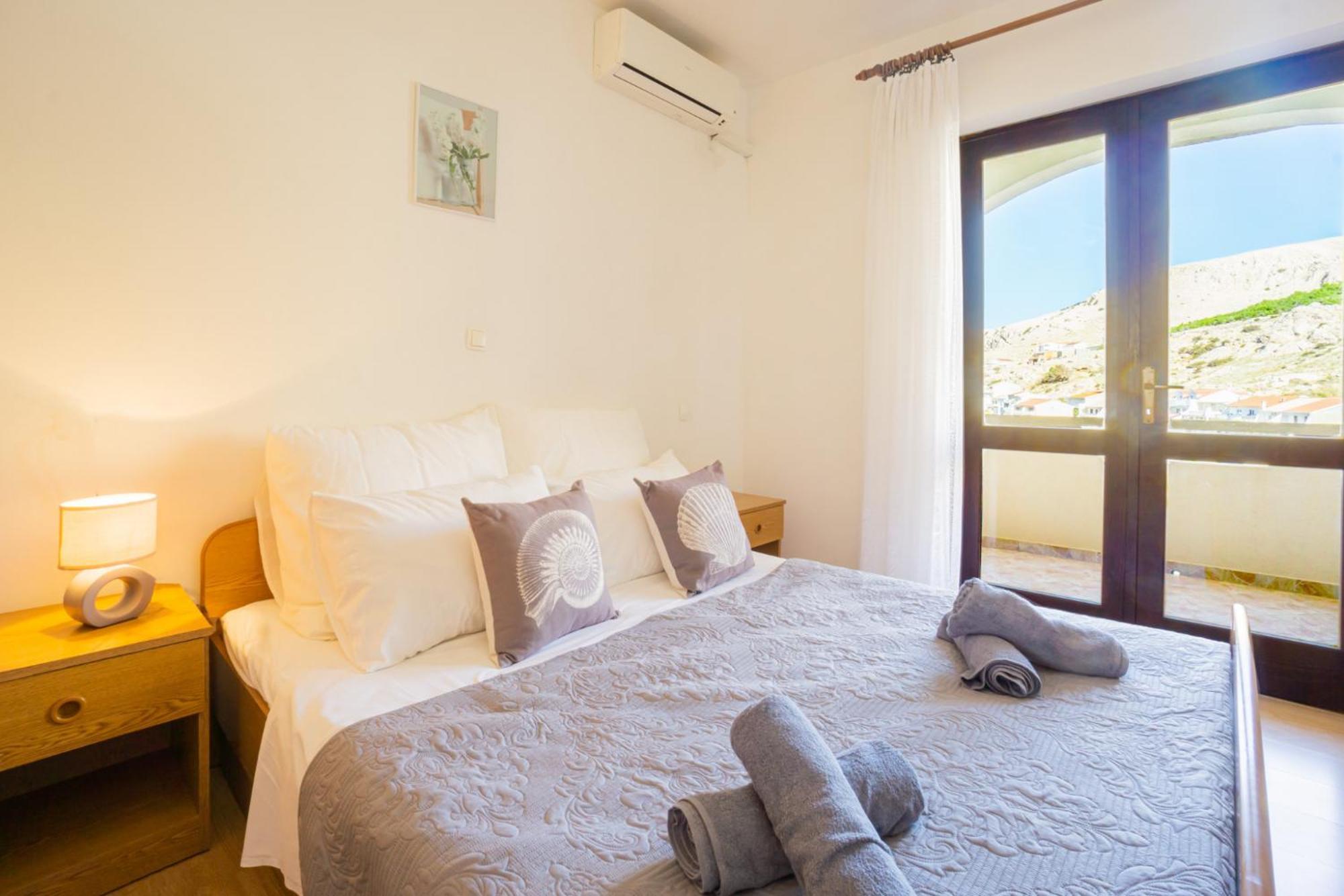 Apartment And Room Bacic Metajna Bilik gambar